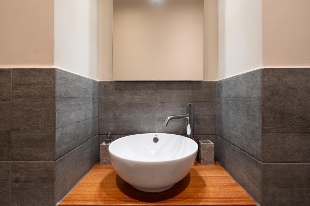 Classy Apartment In Koukaki, Walk To Metro & Acropolis Atene Esterno foto